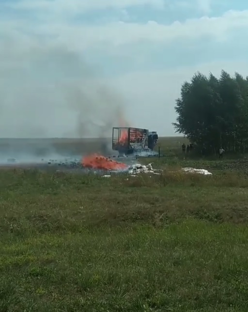 Пензенцы сообщили о вспыхнувшей на трассе фуре с шерстью