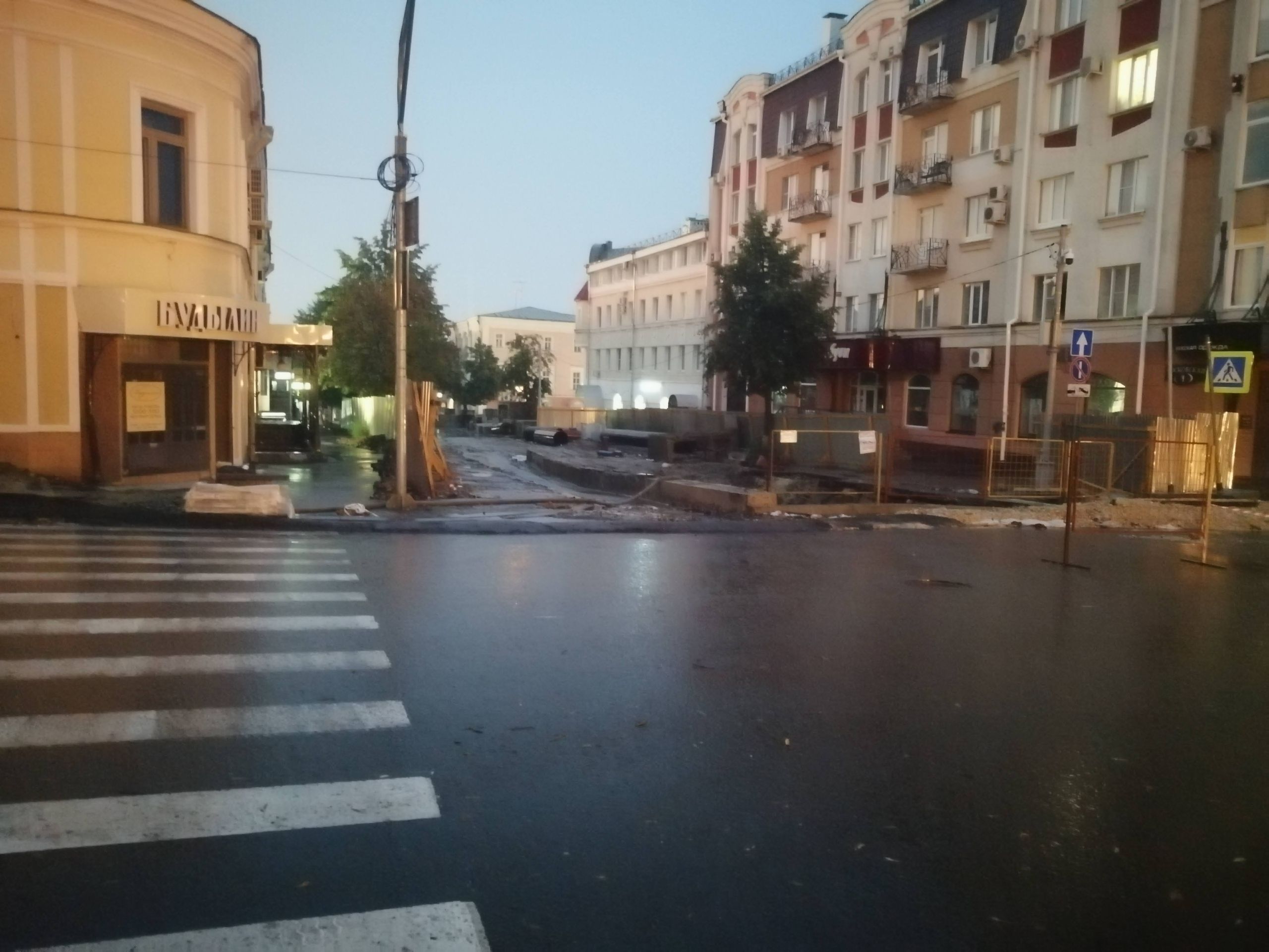 Андрей Лузгин рассказал, когда на улице Московской уложат новую плитку