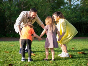 В Пенсионном Фонде уточнили, каким семьям полагаются дополнительные выплаты