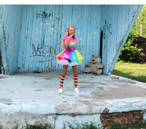 Кузнечане высмеяли концерт на летней сцене за ее безобразный вид