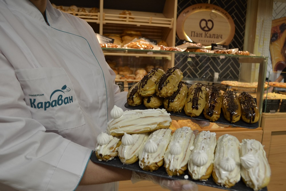 Эклеры с сыром маскарпоне названы хитом продаж в сети «Караван»