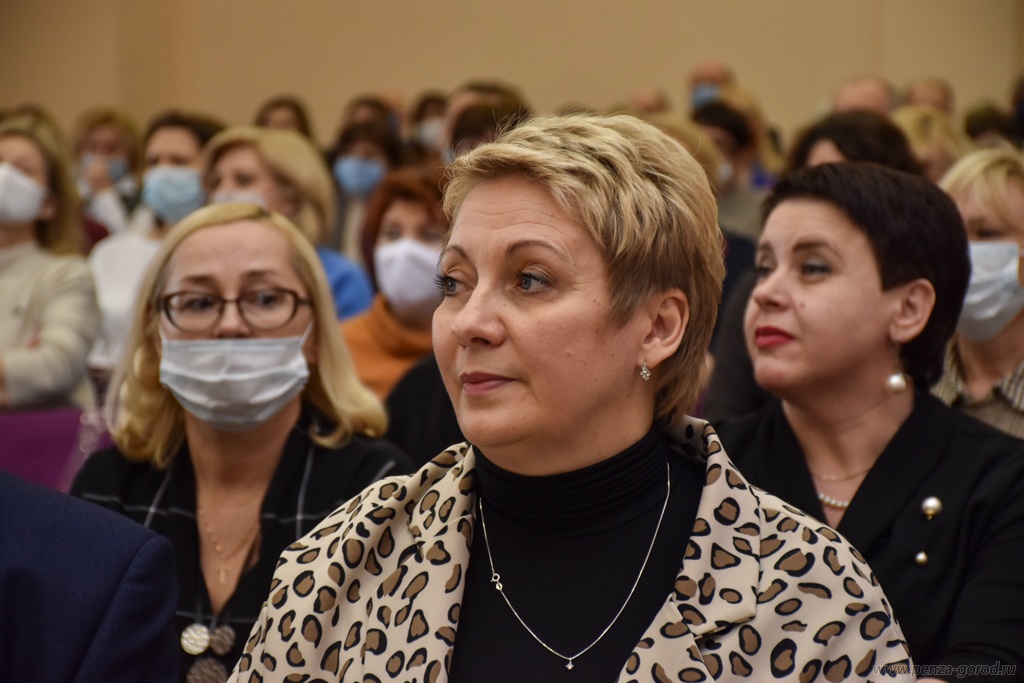 Лилия Чащина рассказала, смогут ли взрослые посещать площадки на территории школ