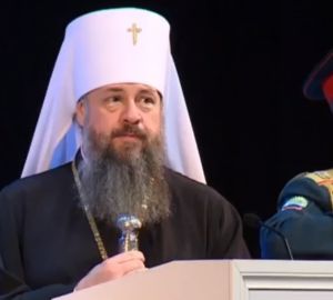 Во время инаугурации пензенский митрополит подарил Олегу Мельниченко икону