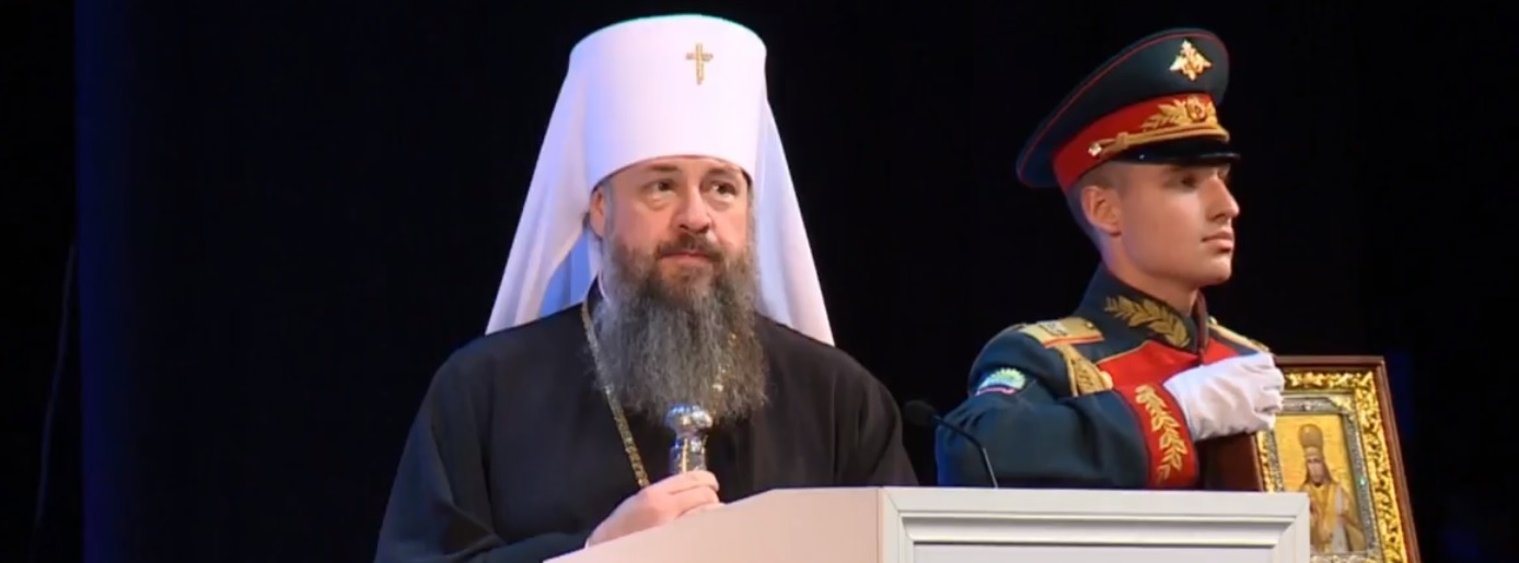 Во время инаугурации пензенский митрополит подарил Олегу Мельниченко икону