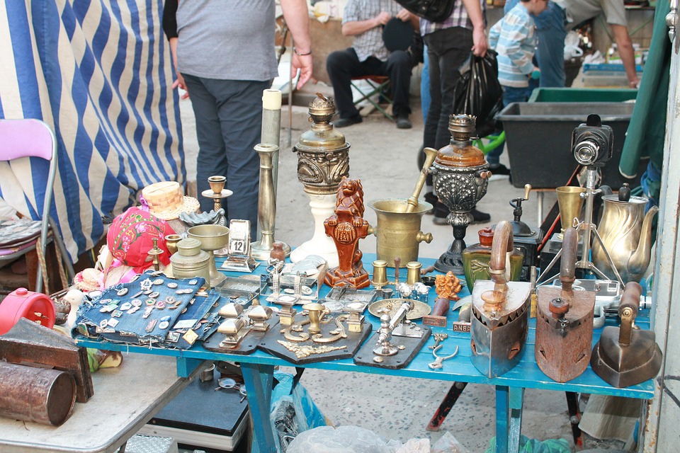 У администрации так и не вышло прогнать торговцев «барахолки» на Тернопольской улице