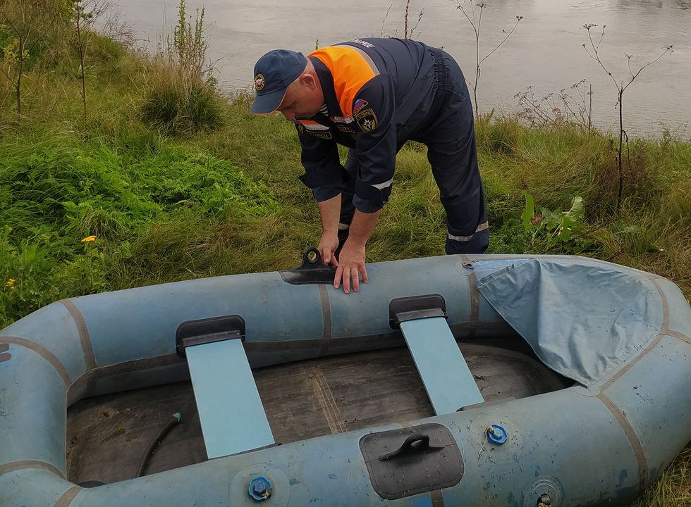 Спасатели достали из Суры тело пропавшего мужчины