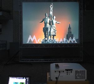 В Кузнецке начали устраивать кинопоказы под открытым небом