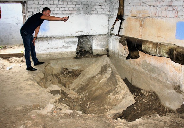 В Заречном из-за воды начал разрушаться девятиэтажный дом