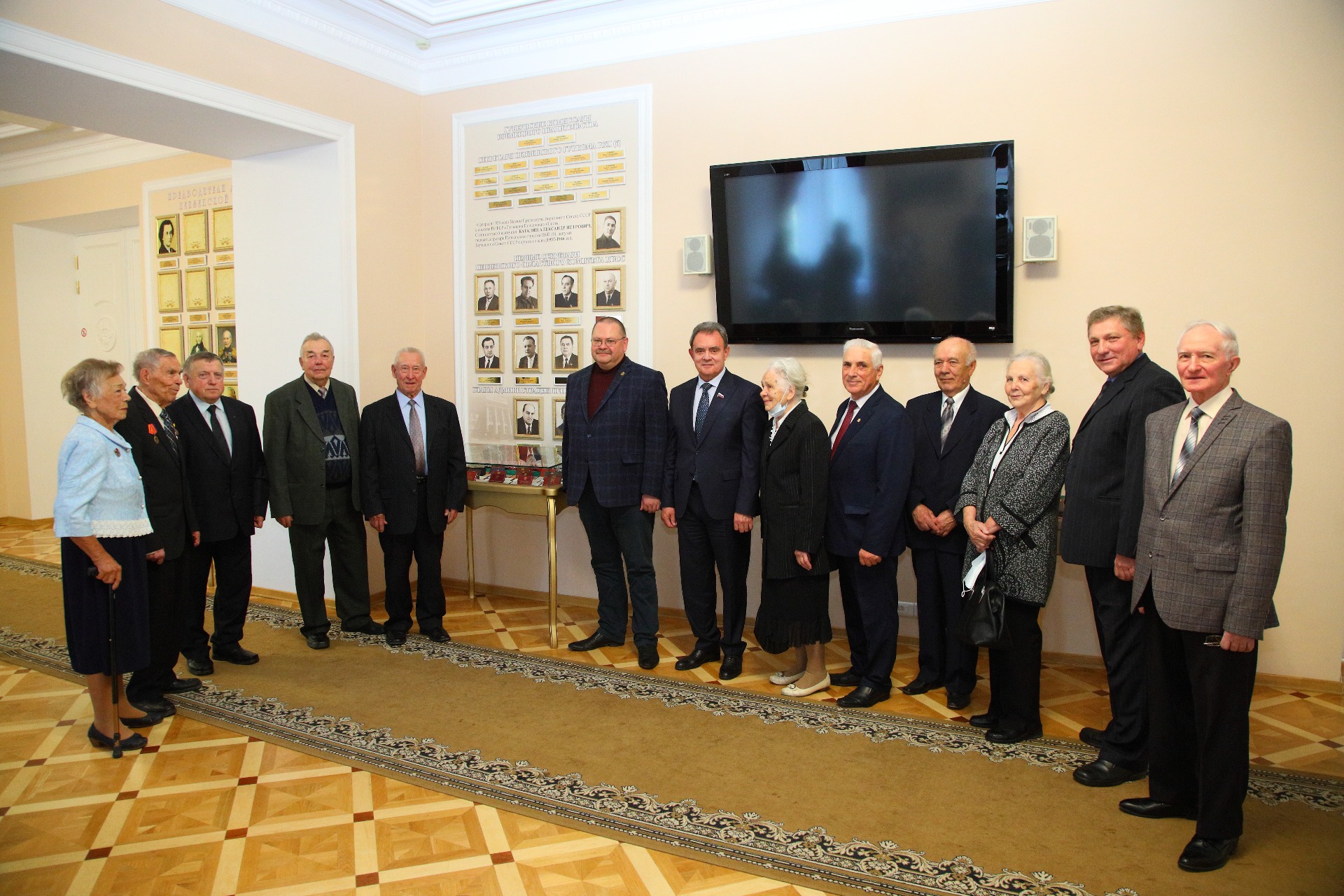 Валерий Лидин принял участие в открытии выставки, посвященной руководителям региональных органов власти