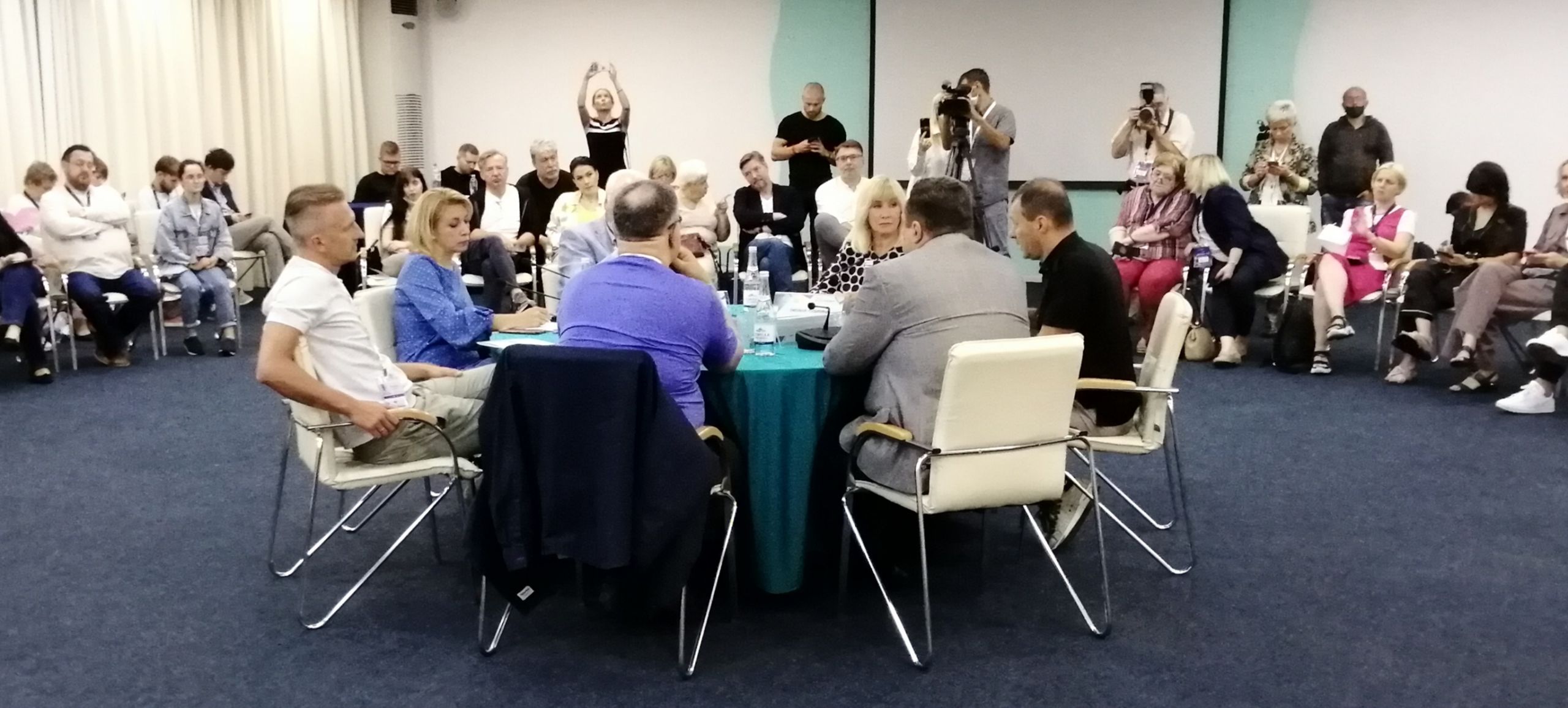 Мария Захарова ответила на критику Оксаны Пушкиной закона об иноагентах