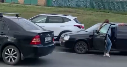 В Пензе девушка голыми руками удержала машину с пьяным водителем