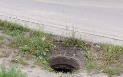 В Арбеково на пути к школе коммунальщики устроили детям сюрприз