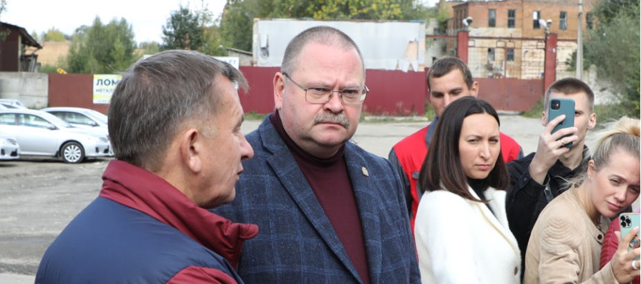 Жители Пензенского района попросили Мельниченко устроить тротуары вдоль новой дороги