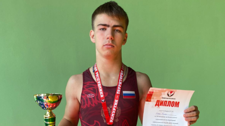 Спортсмен из Кузнецка стал призером всероссийских соревнований по греко-римской борьбе