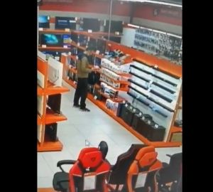 Магазинный вор из Пензы стал звездой Интернета