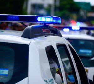 Инспекторы ГИБДД начали штрафовать за автомобильные шторки и каркасные сетки