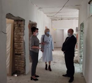 В Башмаково продолжается ремонт районной больницы