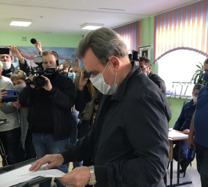 Валерий Лидин проголосовал на территории пензенской школы