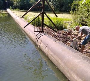 Уборку в районе Терновского моста не смогли провести из-за отсутствия спасательных жилетов
