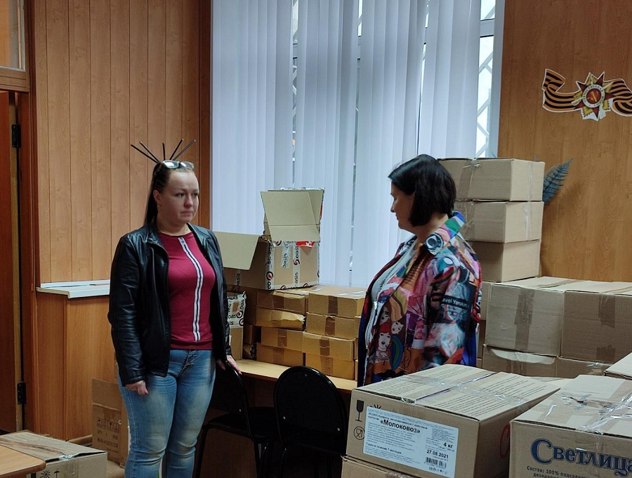 «Караван добрых дел» подарил продуктовые наборы семьям с особенными детьми