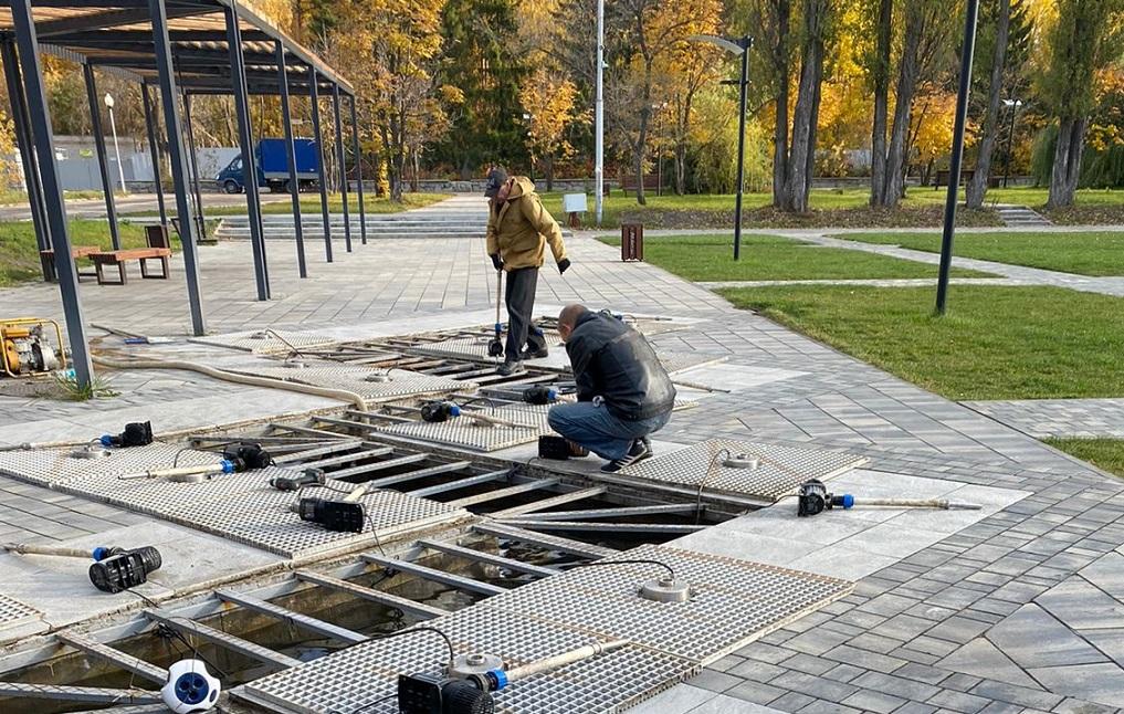 В Заречном приступили к консервации главного фонтана