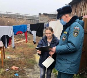 Жителям Кузнецкого района объяснили опасность нарушения правил пожарной безопасности