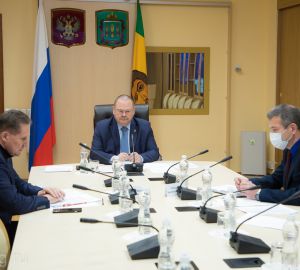 "Мне стыдно перед людьми". Губернатор подверг критике работу в муниципалитетах по вывозу мусора