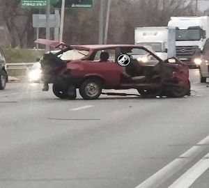 В арбеково легковушка столкнулась с фурой