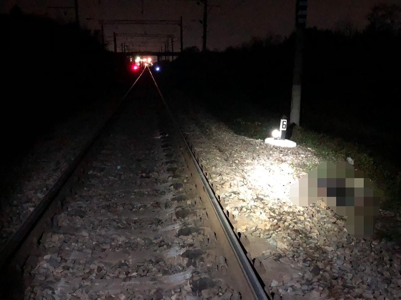 Правоохранители не подтвердили информацию о гибели человека под поездом в Кузнецке