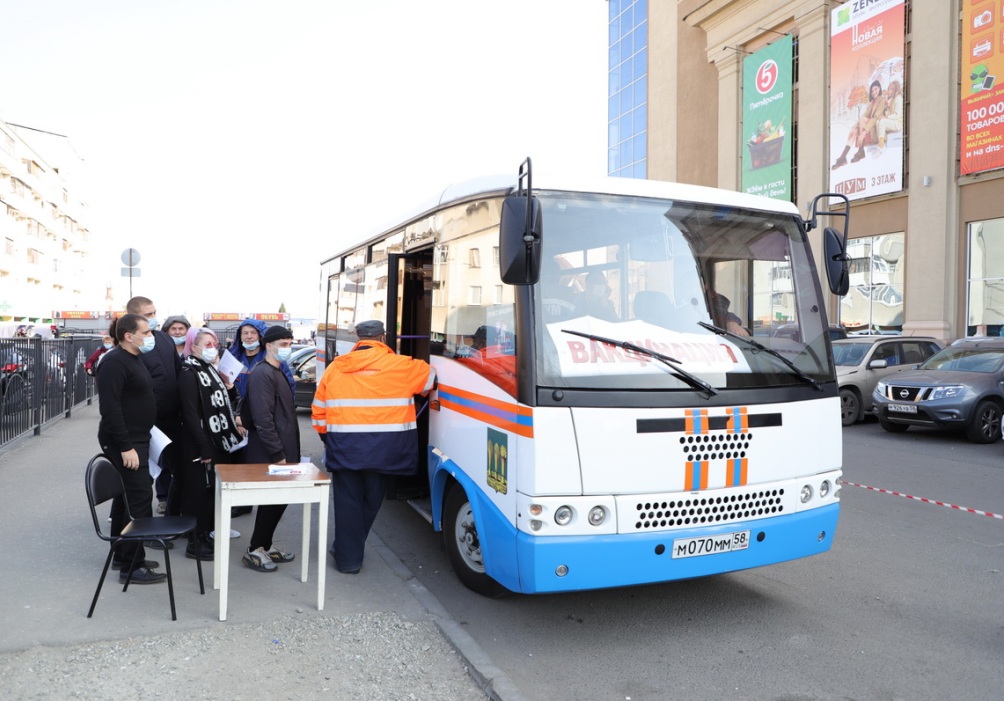 Пензенцы смогут сделать прививку от COVID в мобильном пункте в выходные дни