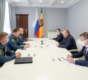 Олег Мельниченко встретился с новым главой регионального МЧС Дмитрием Козловым