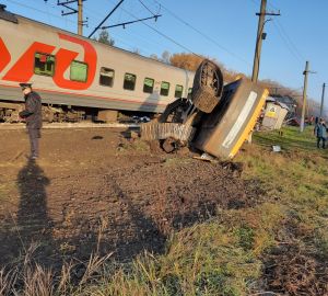 Под Пензой пассажирский поезд сошел с рельсов. Движение блокировано