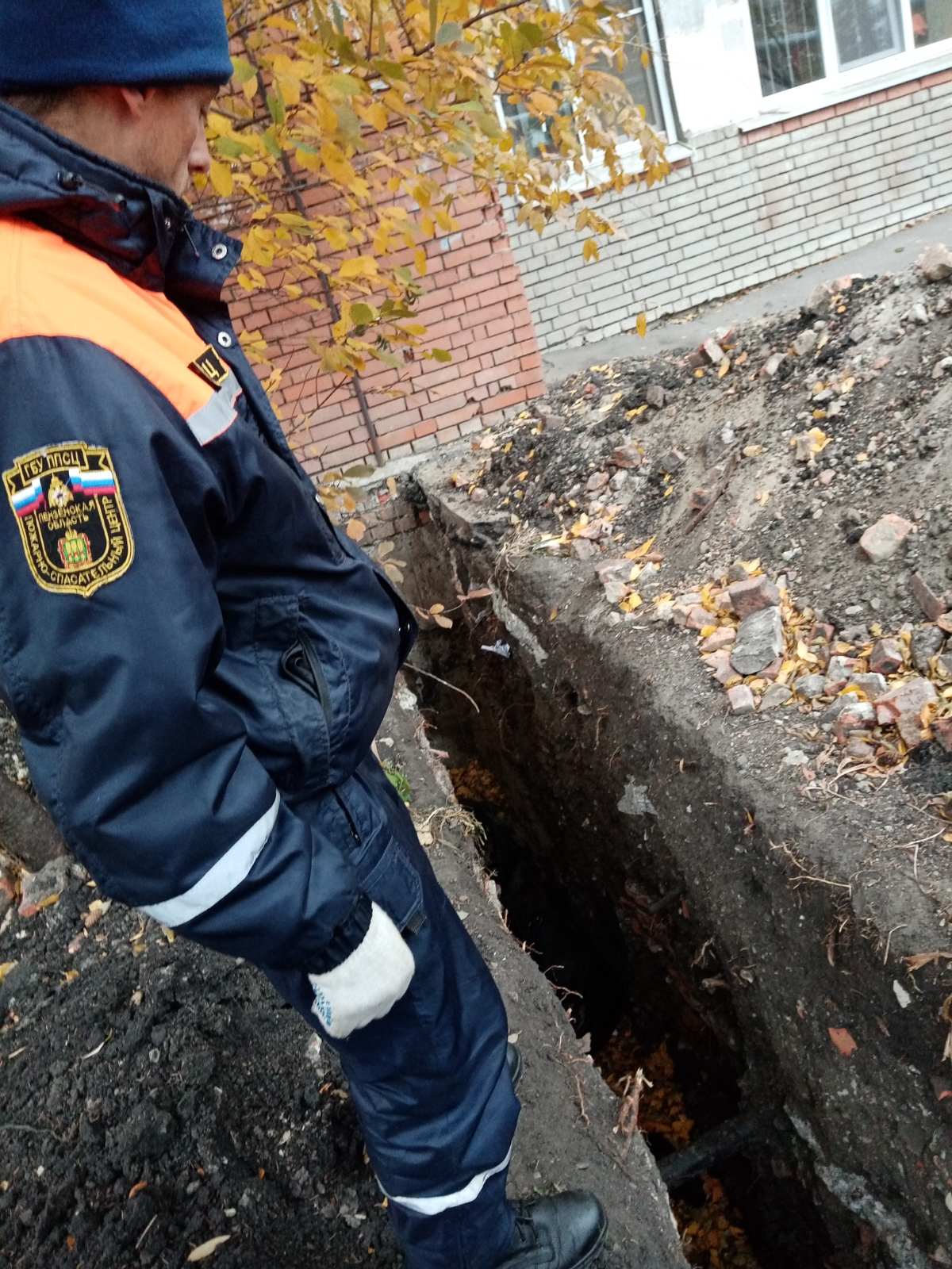 Раскопки на улицах Пензы привели к ЧП: в траншею упал мужчина