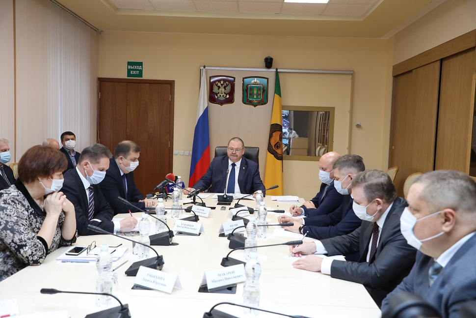 Олег Мельниченко замкнул управление сферой СМИ и внутренней политики на себя