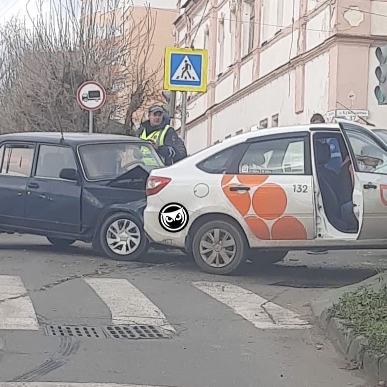В Пензенском ДТП пострадала водитель такси и ее пассажир