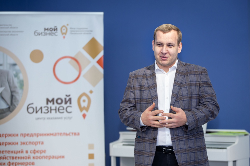 Денис Каширов поздравил участниц программы «Мама-предприниматель»