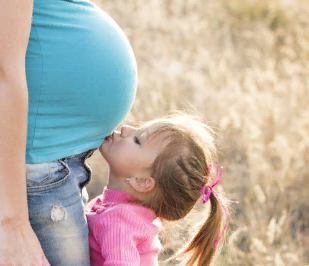 Пензенцам, которые планируют пополнение в семье, посоветовали прививаться от ковида