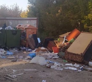 В  Терновке дети рискуют провалиться в погреба, оставшиеся после сноса гаражей