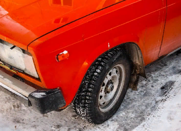 Смену летних шин на зимние метеорологи «отложили» на более поздний срок