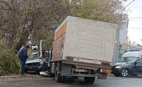 Очевидцы сообщают о серьезной аварии в районе остановки «Кирпичный завод»