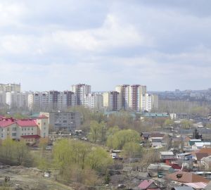 Мать и двое детей погибли после падения с 17 этажа