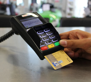 Сердобский подросток на украденные с банковской карты деньги купил сигареты