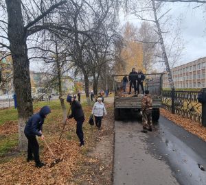 В Сердобске на уборку улиц вышли чиновники