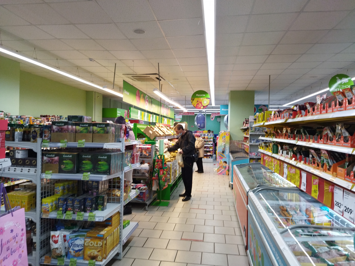 В Бессоновке проверили соблюдение масочного режима в магазинах