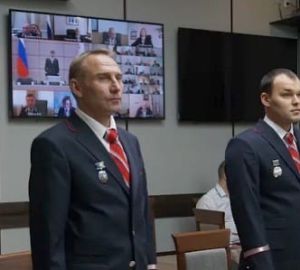 Машинистов поезда, сошедшего с рельсов под Лунино, наградили за спасение пассажиров