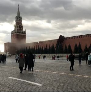 Досталось даже Кремлю: в столице разбушевался ураганный ветер