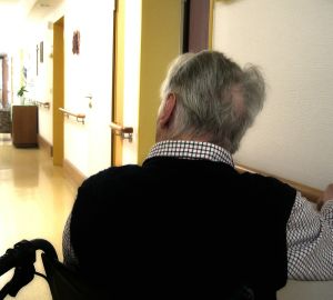 Врач рассказала, что ковид может провоцировать появление Альцгеймера