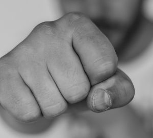 В драке с мигрантами один участник получил ножевое ранение