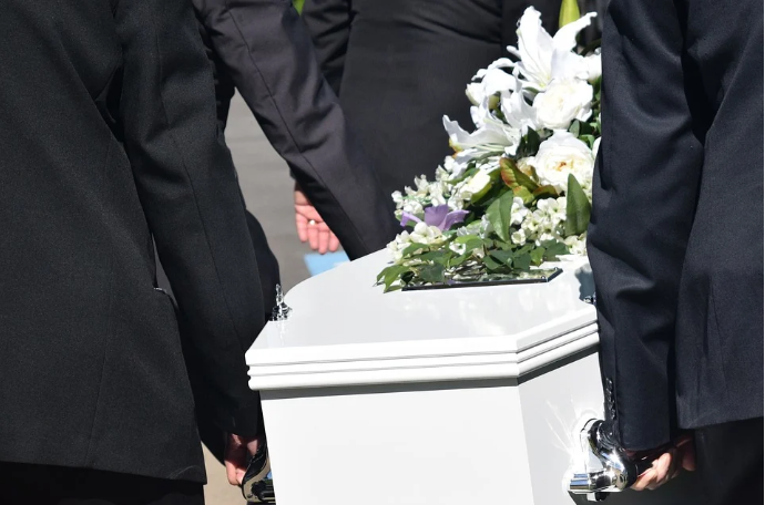 Мировая статистика: кто чаще умирает от ковида, сторонники или противники прививок