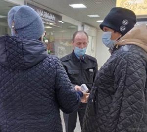 На пять человек, находившихся  без масок в торговых точках Пензы, составлены протоколы